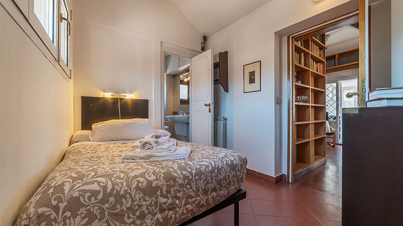 Bedroom Via dei Cartari vacation rental From Home to Rome