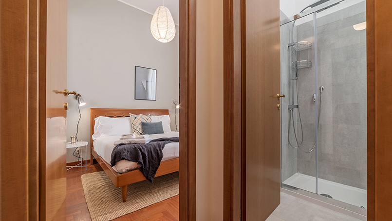 Bedroom Via Natale del Grande accommodation for rent in Trastevere Roma