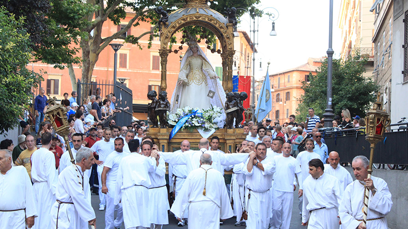 Festa de noantri parade in San Cosimato, Trastevere, 2019 - From Home to Rome religious celebrations traditional festivals in Rome