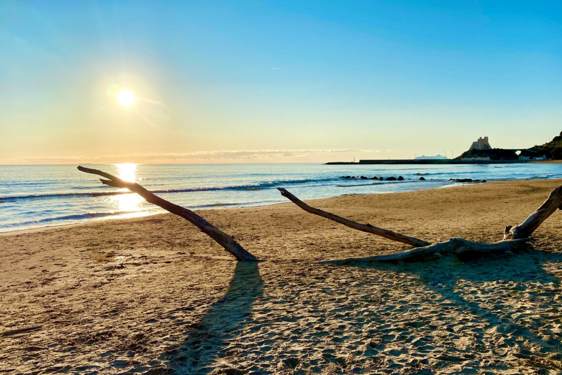 Dieci località da visitare sulle coste del Lazio: come arrivare. bandiere blu From Home to Rome 2024