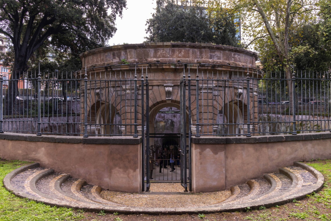 Cinque angoli nascosti dentro Villa Borghese - attrazioni sconosciute in centro a Roma. From Home to Rome