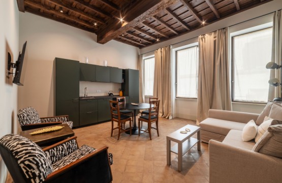 A new holiday rental among the historic buildings of Via dei Coronari - From Home to Rome