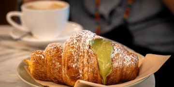Cappuccino, coffee, cornetto... How to use cafes like the locals do in Rome